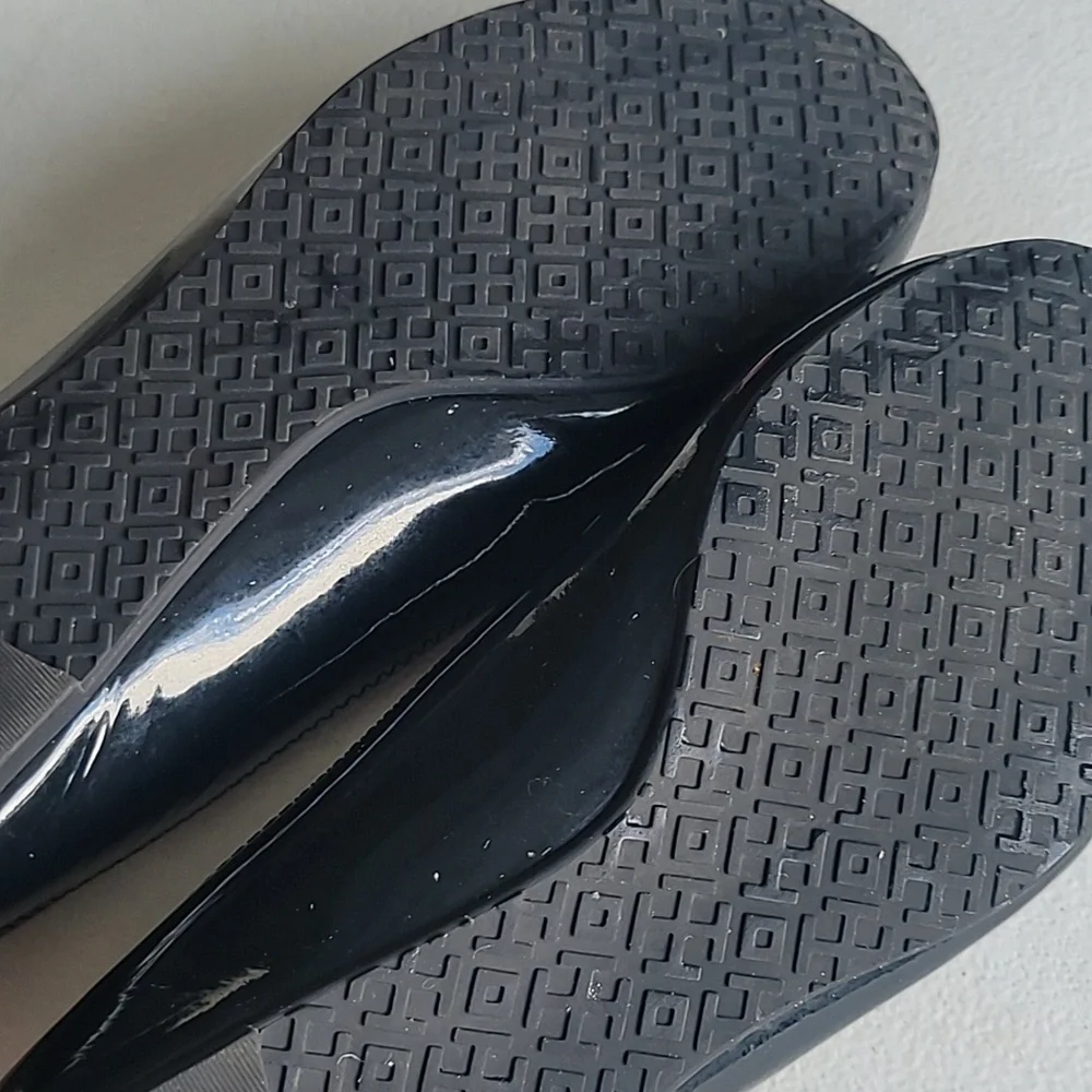 Tory Burch Dark Navy Loafers with Gold Emblem - Patent Leather - Picture 5 of 5